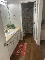 Ein Badezimmer in der Unterkunft Beautiful Two Bedroom, Two Bathroom First Floor Condo in Gulf Shores!