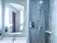 Hotel ibis Porto Gaiaにあるバスルーム