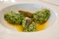 Jídlo v hotelu nebo okolí