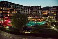 Bazén v ubytování Olymp SkyView Apartment nebo v jeho okolí