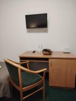 TV a/nebo společenská místnost v ubytování Hotel Legie