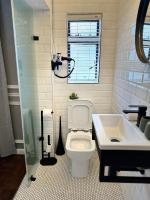 C'est La Vie Boutique Hotelにあるバスルーム