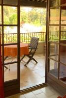 Balkon lub taras w obiekcie Gîte La loge 142 route de CARPENTRAS 84210 VENASQUE