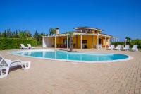 The swimming pool at or close to meadow luxury villa