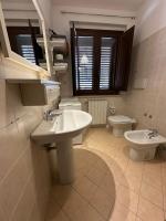 A bathroom at Casa Vacanza Oliveto