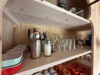 Kuchyň nebo kuchyňský kout v ubytování Glamping - stylová maringotka v srdci Ladova kraje, poblíž hlavního města Prahy