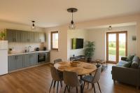 Kuchyňa alebo kuchynka v ubytovaní Apartamenty u Moni