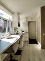Courtyard Condo Twinにあるキッチンまたは簡易キッチン