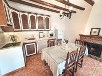 A kitchen or kitchenette at El Vergel de Berchules