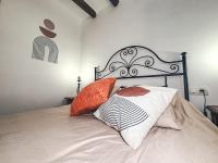 A bed or beds in a room at El Vergel de Berchules
