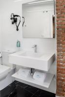 A bathroom at Hotel La Casa de Los Mosaicos