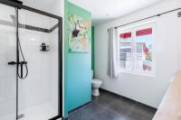 Kúpeľňa v ubytovaní Appartement La Baule Pornichet Terrasse - Cuisine - Calme - Wifi - Parking Gratuit