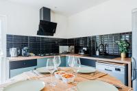 Kuchyňa alebo kuchynka v ubytovaní Appartement La Baule Pornichet Terrasse - Cuisine - Calme - Wifi - Parking Gratuit