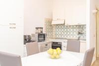 Kuchnia lub aneks kuchenny w obiekcie Sardegnaot vista mare piscina e spa