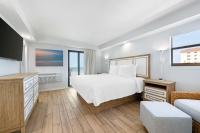 Ein Bett oder Betten in einem Zimmer der Unterkunft Best Western Plus Beach Resort