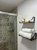 A bathroom at Hostal Baleàric