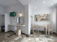 Telewizja i/lub zestaw kina domowego w obiekcie The Cliff Reflections - Adults Only