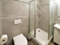 Kúpeľňa v ubytovaní 2-room apartment 30 m2, Rewal