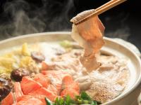 旅館の敷地内または近くでの食事または食べ物