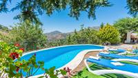 Bazén v ubytování Cortijo Benamayor Torrox by Ruralidays nebo v jeho okolí