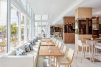 Restaurace v ubytování AC Hotel by Marriott Fort Lauderdale Beach