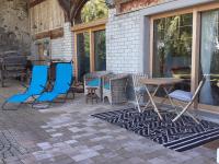 Patio nebo venkovní prostory v ubytování Les Abeilles