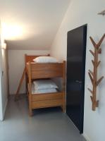 Ein Etagenbett oder Etagenbetten in einem Zimmer der Unterkunft Studio Lac et Tournette