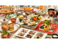 ホテルの敷地内または近くでの食事または食べ物