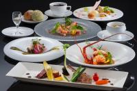 Jídlo v ryokanu nebo okolí