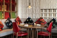 Khu vực ghế ngồi tại Mumian Chengdu, in The Unbound Collection by Hyatt