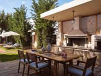 Patio nebo venkovní prostory v ubytování Casa Di Pietra, a Private Retreat with Heated Pool, By ThinkVilla