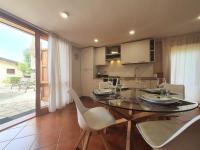 Kuchyňa alebo kuchynka v ubytovaní Apartment Edera di Patrizia by Interhome