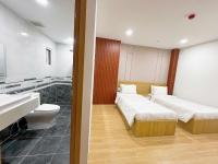 K&T Hotel Sân Bay TSN-150m từ Nhà Ga T3にあるバスルーム