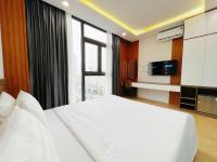 K&T Hotel Sân Bay TSN-150m từ Nhà Ga T3にあるキッチンまたは簡易キッチン