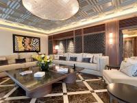 A seating area at Sofitel Barcelona Skipper