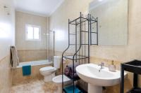 A bathroom at La Kaye
