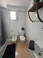 Koupelna v ubytování Lindo y acogedor Apartamento Grao Playa Gandia piso 5to sin ascensor