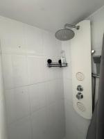 Koupelna v ubytování Lindo y acogedor Apartamento Grao Playa Gandia piso 5to sin ascensor