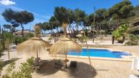 The swimming pool at or close to Casa Caledonia - Appartement dans villa avec jardin arboré et piscine à 500 M de la mer