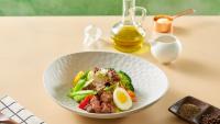 ホテルの敷地内または近くでの食事または食べ物