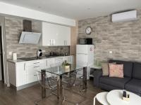 Kuchnia lub aneks kuchenny w obiekcie Niebla Centro Apartamentos