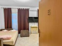 Posteľ alebo postele v izbe v ubytovaní Apartment in Okrug Gornji 6130