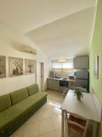 Kuchyňa alebo kuchynka v ubytovaní Apartments Maria Kukljica