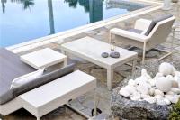 Bazén v ubytovaní Manu Mykonos Next to the Beach Quality Brand Villa & Bungalows alebo v jeho blízkosti