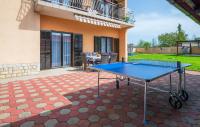 Stolný tenis v ubytovaní Stunning Apartment In Fazana With Wifi alebo v jeho okolí