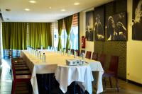 ONOMO Hotel Bamakoにあるレストランまたは飲食店