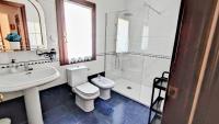 Koupelna v ubytování Apartamentos Rurales La Tablá