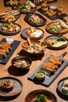 Jídlo v hotelu nebo okolí