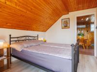 Posteľ alebo postele v izbe v ubytovaní Apartment Gagarin 1 - MAF136 by Interhome