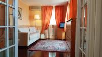 Televízia a/alebo spoločenská miestnosť v ubytovaní Hotel GARDENIA & Villa CHARME Adults Friendly 4Star service